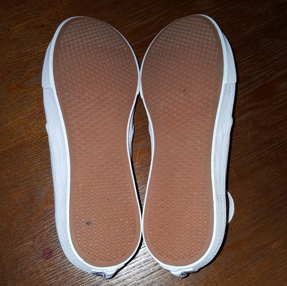 Shoes - Picture 5 of 7